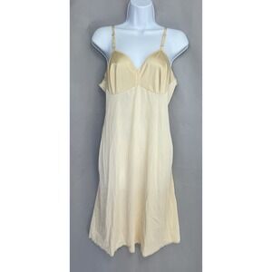 VINTAGE VANITY FAIR SLIP  SIZE 36 NYLON LACE EUC Beige Y2K USA Made